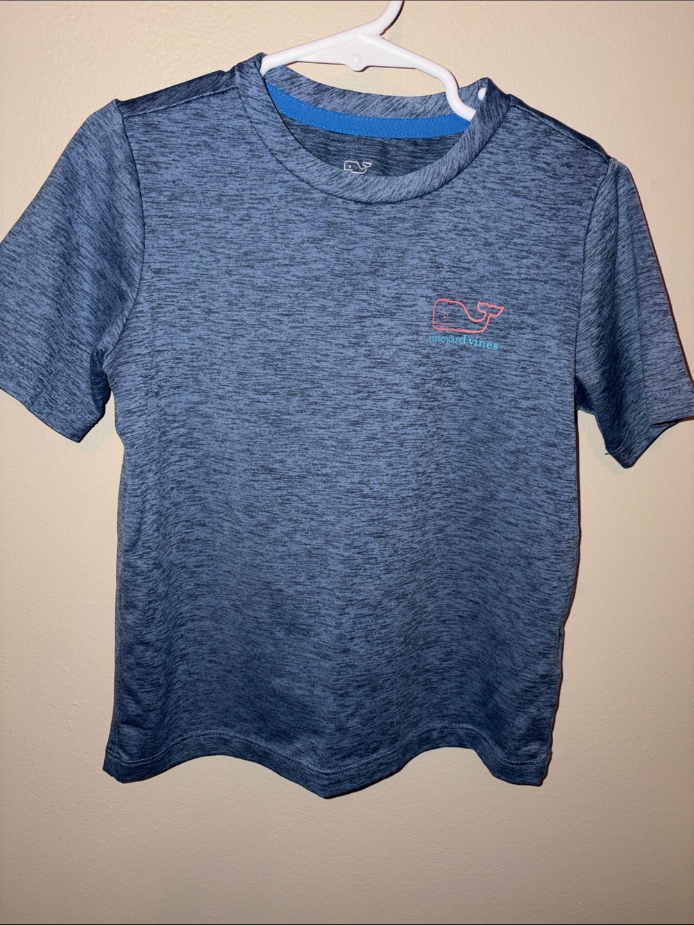 Vineyard Vines Heather Navy Blue Performance Tee with Salmon colored Whale Logo